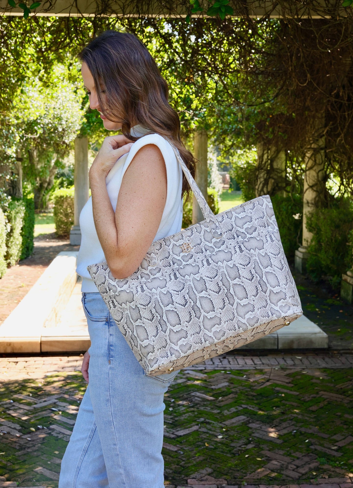 Daniela Large Tote MOCHA ES Caroline Hill