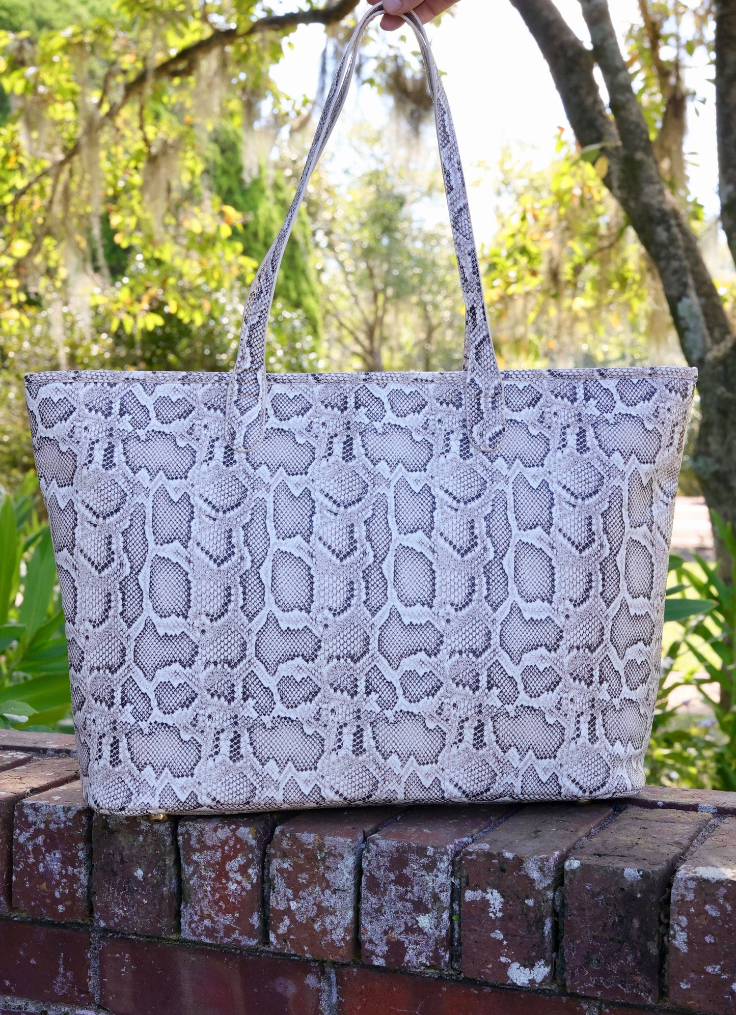 Daniela Large Tote MOCHA ES Caroline Hill